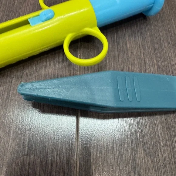 Colorful Toy Syringe and Tweezers Set Doctor Pretend Play Toddler Kids - Picture 4 of 5